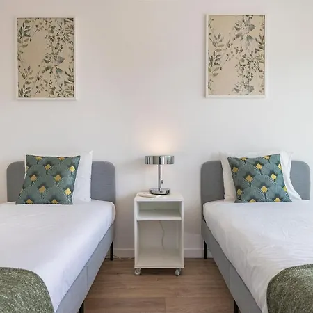 Fabulous Terrace Over Monsanto By Innkeeper * Lisbon