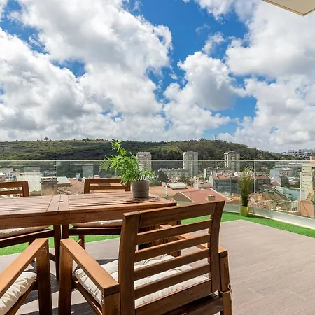 아파트 Fabulous Terrace Over Monsanto By Innkeeper 리스본