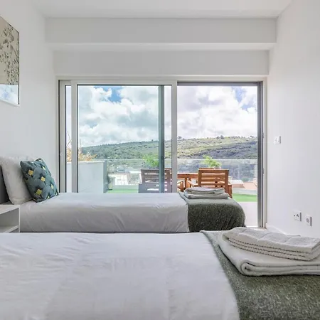 Fabulous Terrace Over Monsanto By Innkeeper Apartment