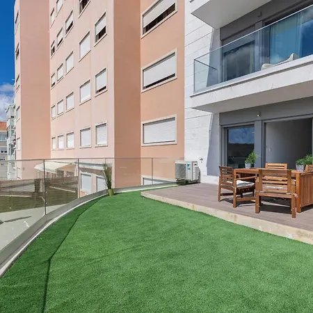 Fabulous Terrace Over Monsanto By Innkeeper