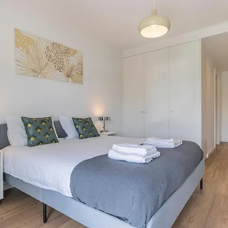 Fabulous Terrace Over Monsanto By Innkeeper アパート